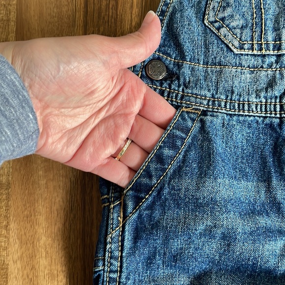 OshKosh B’gosh Overalls - Sz 9M - Picture 3 of 9